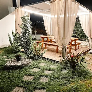 https://siblings-apartments.hotelschalkidiki.net