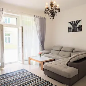 Apartament Schoenbrunn - Contactless 24h Check-in, Viena